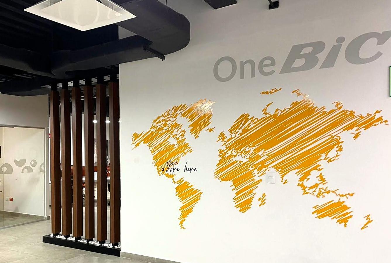 Diseño interior y branding para BIC Shavers